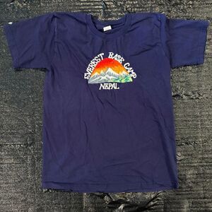 Everest Men's Navy and Blue T-shirt